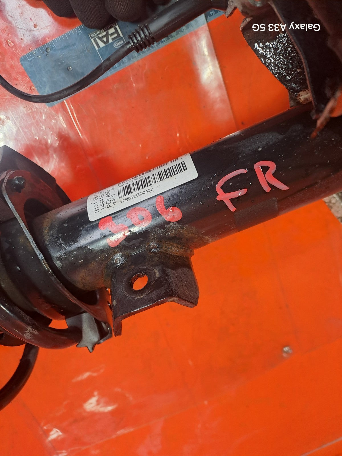 ✅BMW 218I SPORT F22 1.5 PETROL 2017 FRONT RIGHT SUSPENSION LEG HUB 6873721 A306 - Image 8