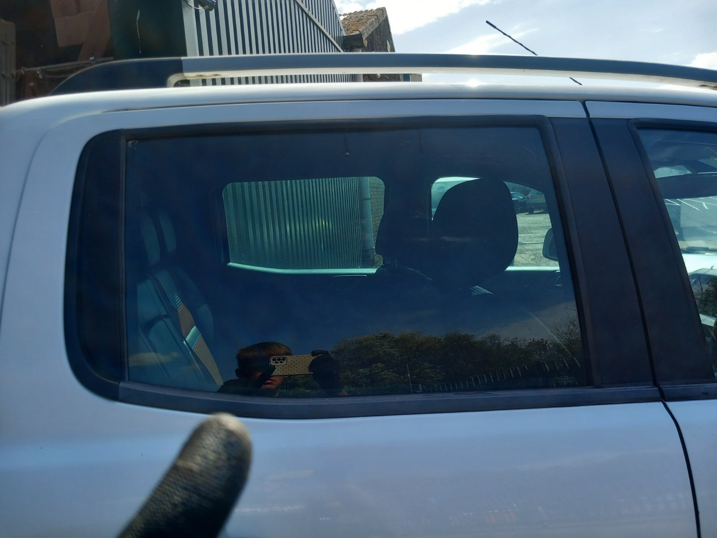 2017 Ford Ranger Wildtrak Rear Right Door Window Glass 43R-00086 Warranty A401 - Image 1