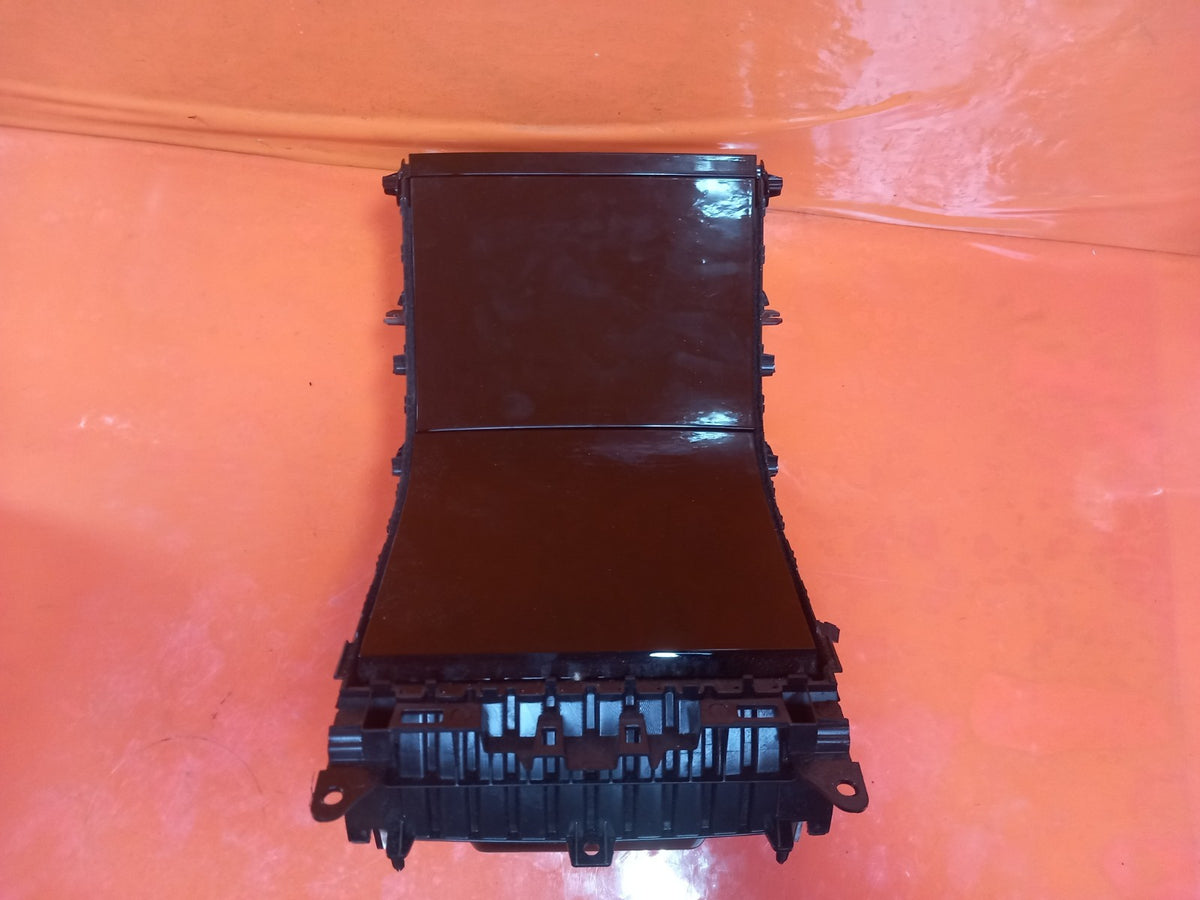 ebay-src:https://i.ebayimg.com/00/s/mtiwmfgxnjaw/z/cueaaeswjotqvoj-/$_57.jpg
