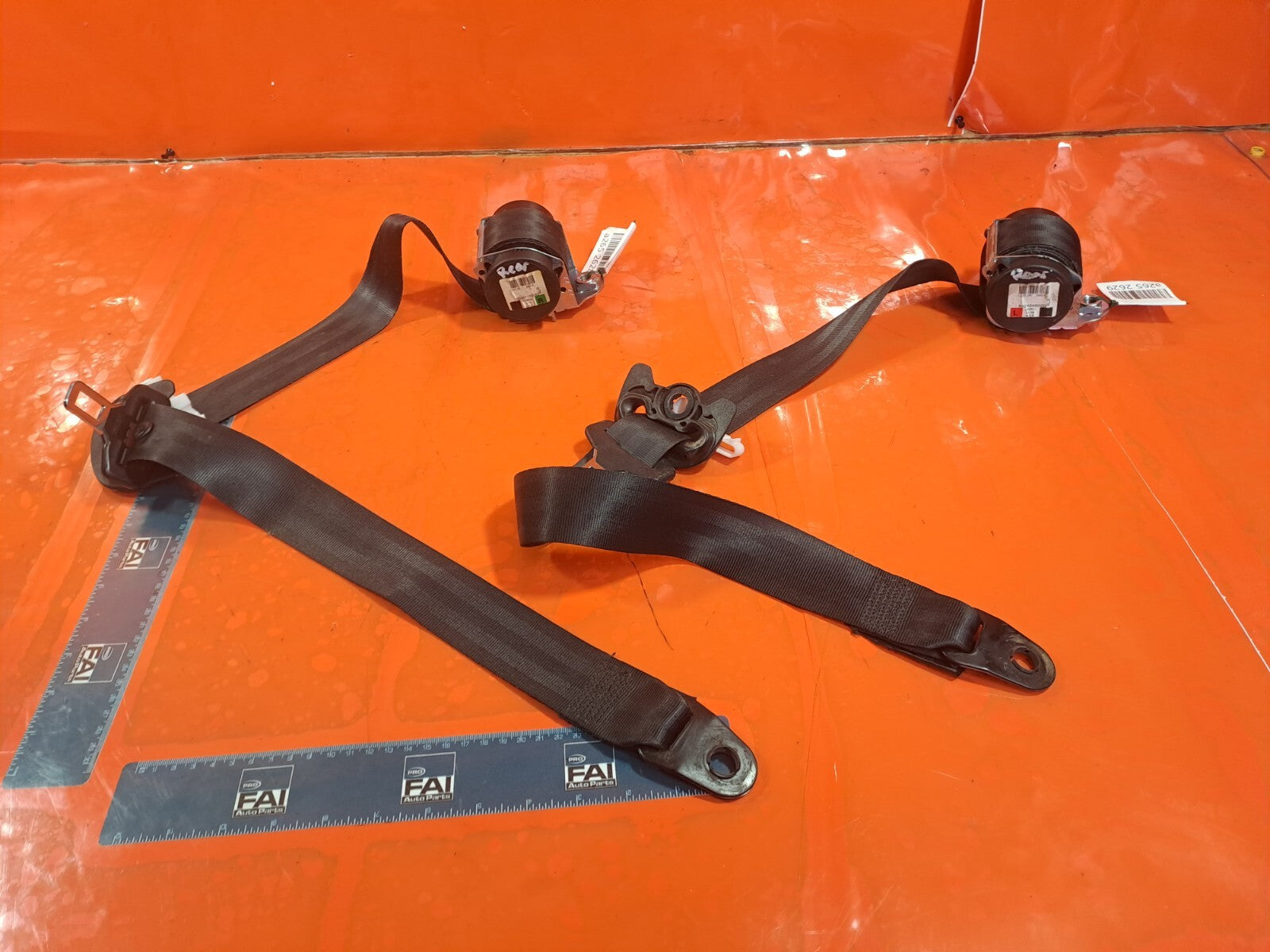 ✅2010 LAND ROVER DISCOVERY 4 L319 REAR SEAT BELTS PAIR + WARRANTY A265 - Image 5
