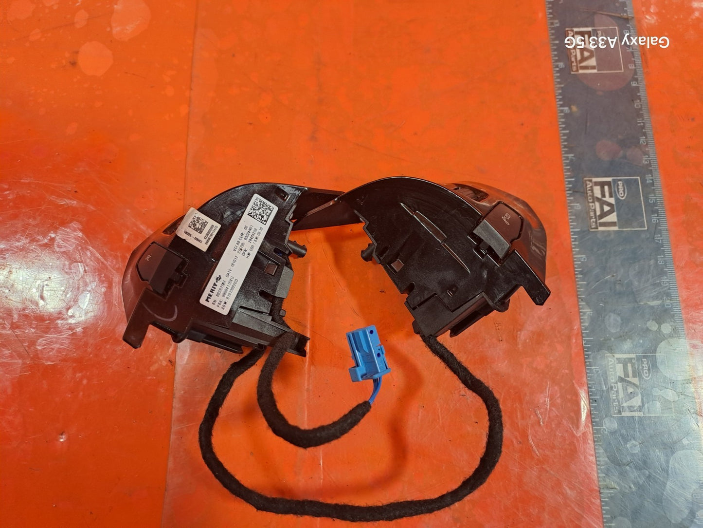 ✅PEUGEOT 308 1.5 DIESEL 2019 STEERING WHEEL CONTROL SWITCHES 98084115XU Warranty - Image 1