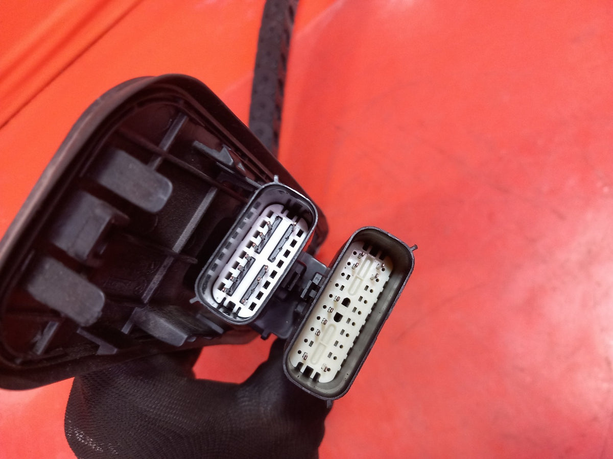 ebay-src:https://i.ebayimg.com/00/s/mtiwmfgxnjaw/z/5eiaaeswxefqhclr/$_57.jpg