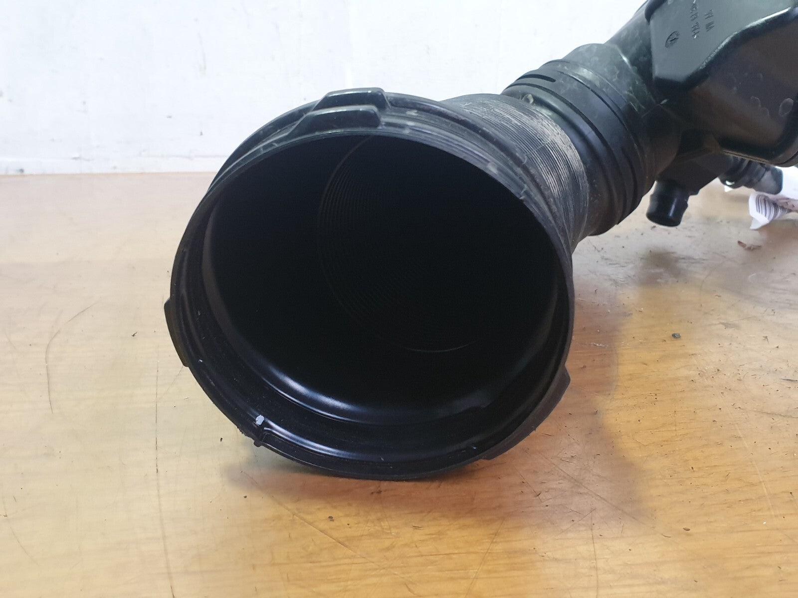 ebay-src:https://i.ebayimg.com/00/s/mtiwmfgxnjaw/z/dw8aaoswgwxmtlzq/$_57.jpg