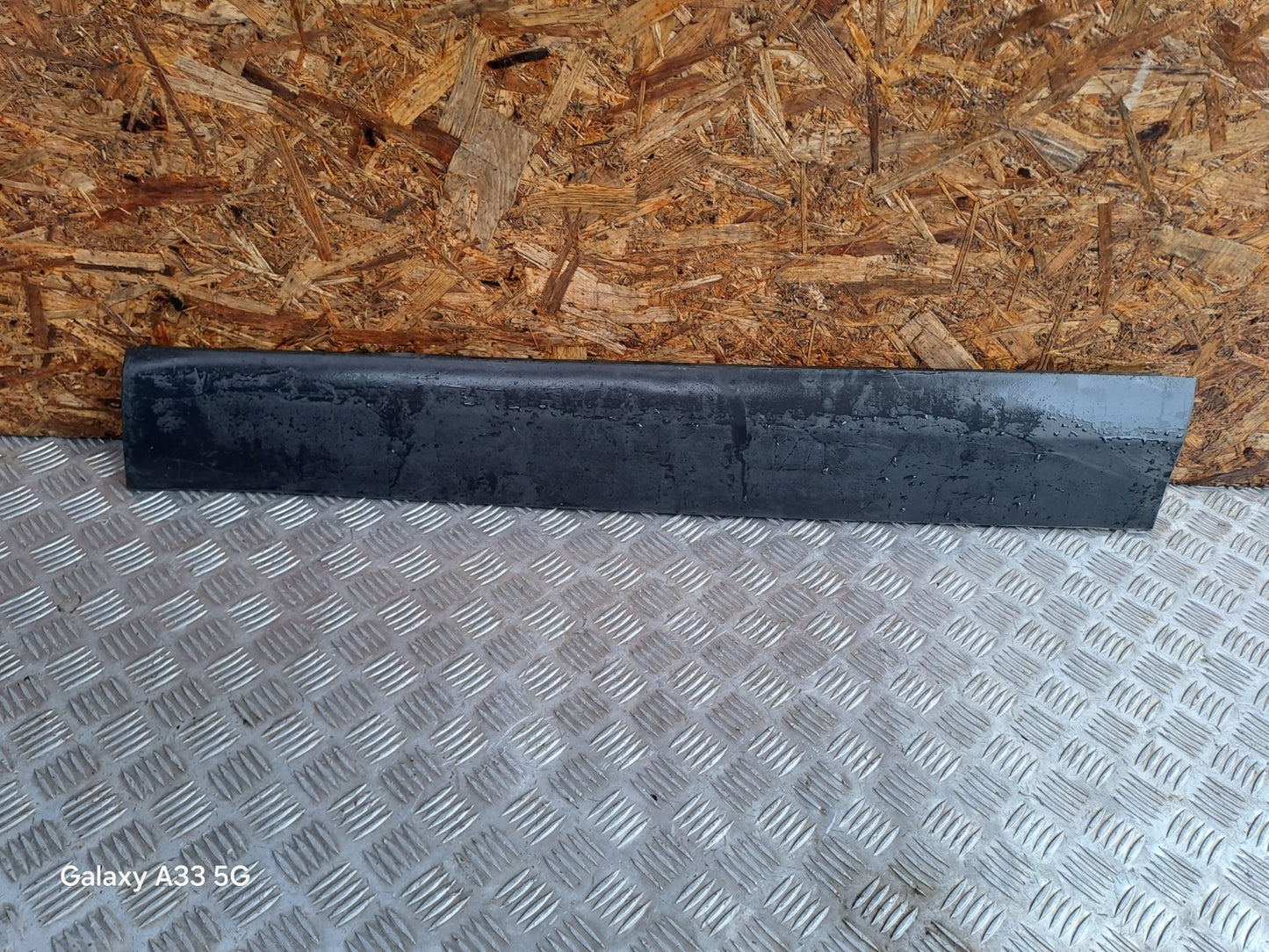 ✅Land Rover Discovery Sport Se Tech Td4 2.0 D 2016 FRONT RIGHT DOOR MOULDING - Image 2