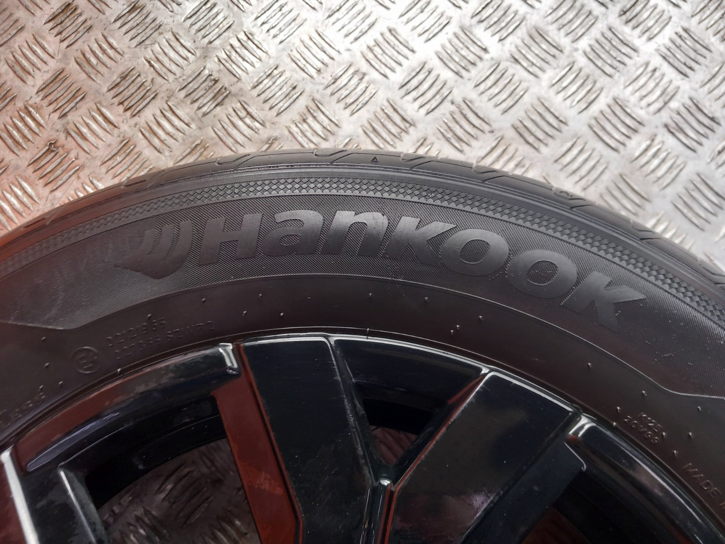 2024 Dacia Jogger Alloy Wheel with Tyre 205/60 R16 403004026R Warranty A391 - Image 3