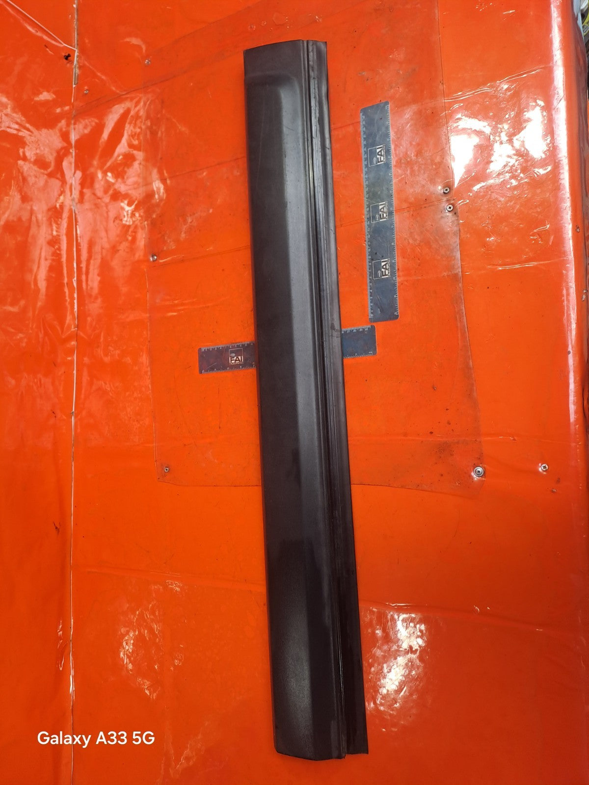 ✅2015 LAND ROVER DISCOVERY 4 L319 FRONT RIGHT LOWER DOOR MOULDING TRIM DGP000123 - Image 2