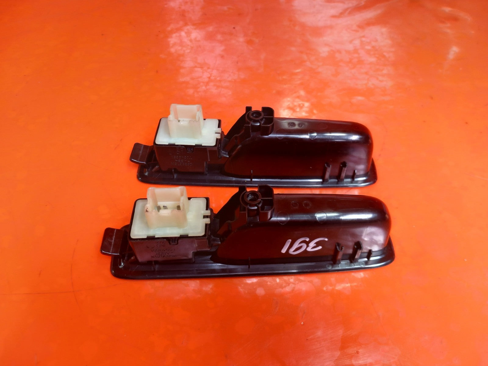 Dacia Jogger 1.0 Petrol 2024 Rear Electric Window Switches Pair 829604081R A391 - Image 11