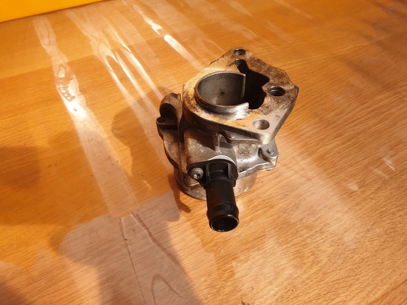 ebay-src:https://i.ebayimg.com/00/s/mtiwmfgxnjaw/z/hu0aaoswuvbk-3bp/$_57.jpg
