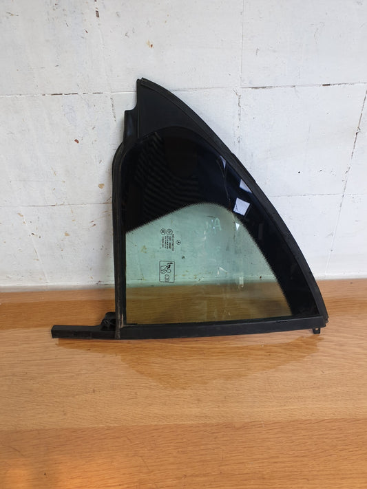 ✅2013 MERCEDES A CLASS W176 1.5D REAR RIGHT DOOR QUARTER GLASS 43R-00048 A107 - Image 1