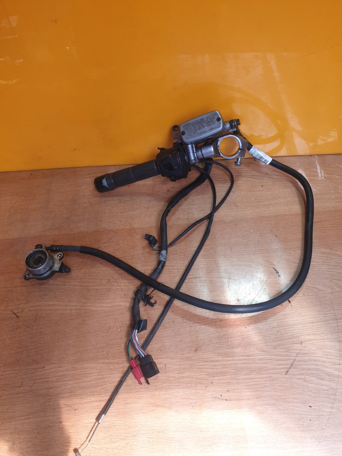 ✅1995 HONDA VFR750 PETROL LEFT HANDLE BAR HM-320B-T + WARRANTY A182 - Image 1