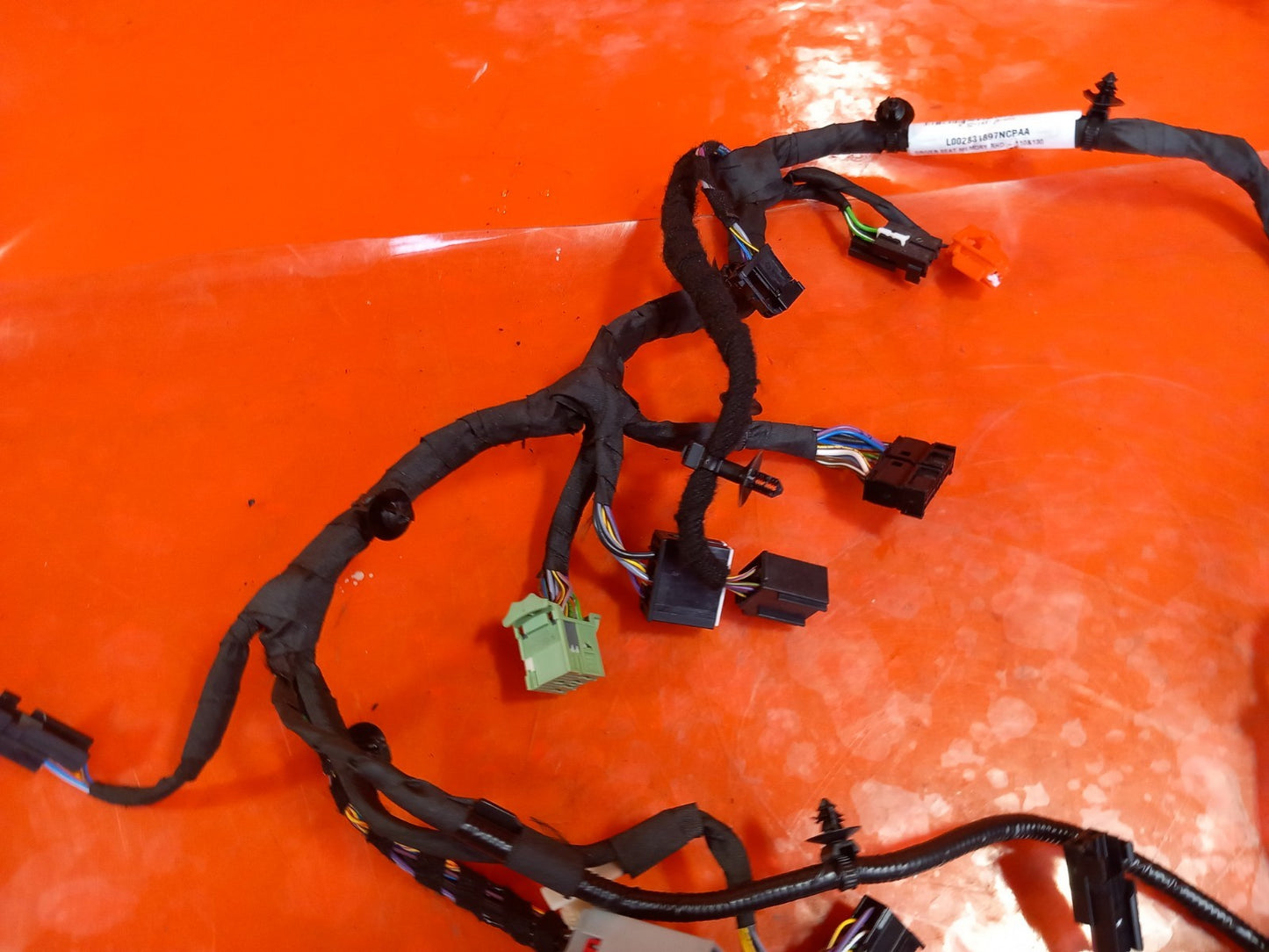Land Rover Defender L663 3.0 Diesel 2025 Front Right Seat Wiring Loom R8B214B719 - Image 6