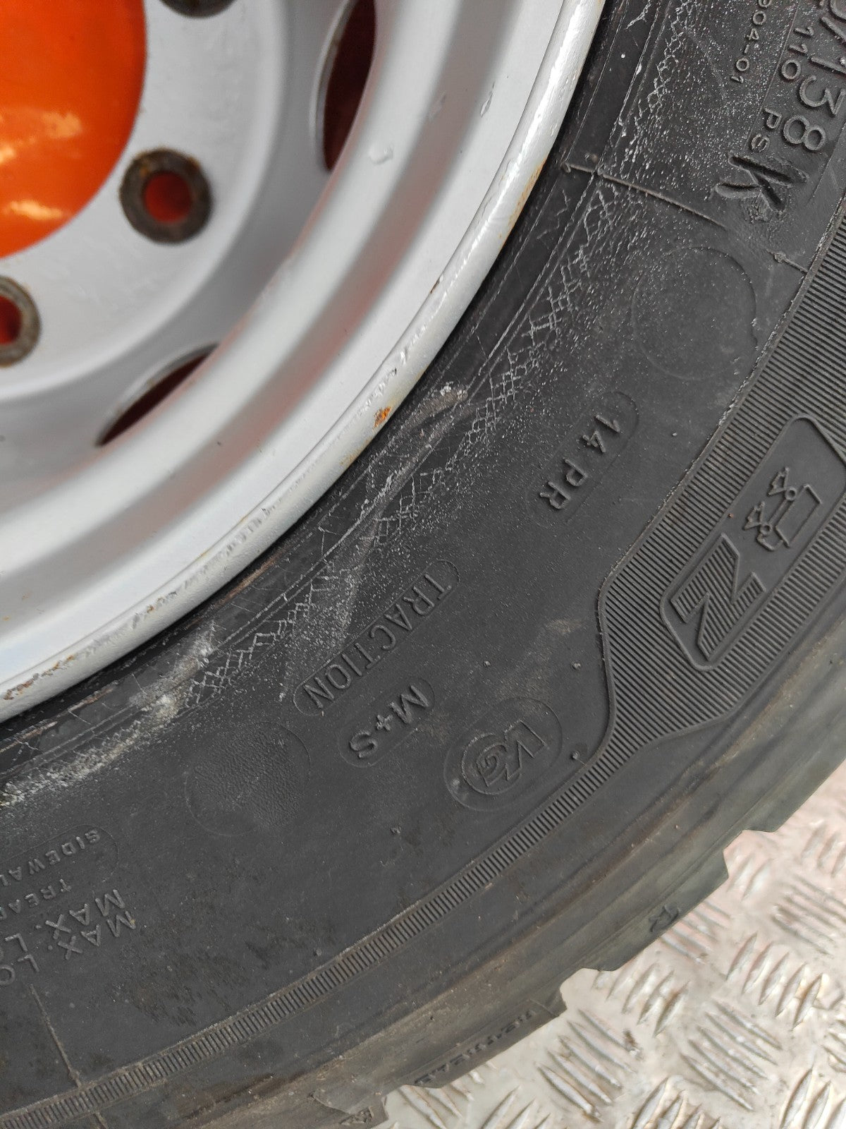 ✅2003 VOLVO FL 5.5D REAR ALLOY WHEEL WITH TYRE 265/70 R19.5 + WARRANTY A324 - Image 8