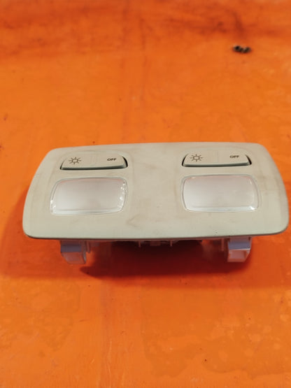 ✅2024 DACIA DUSTER JOURNEY FRONT ROOF INTERIOR READING LIGHT 264302900R A364 - Image 3