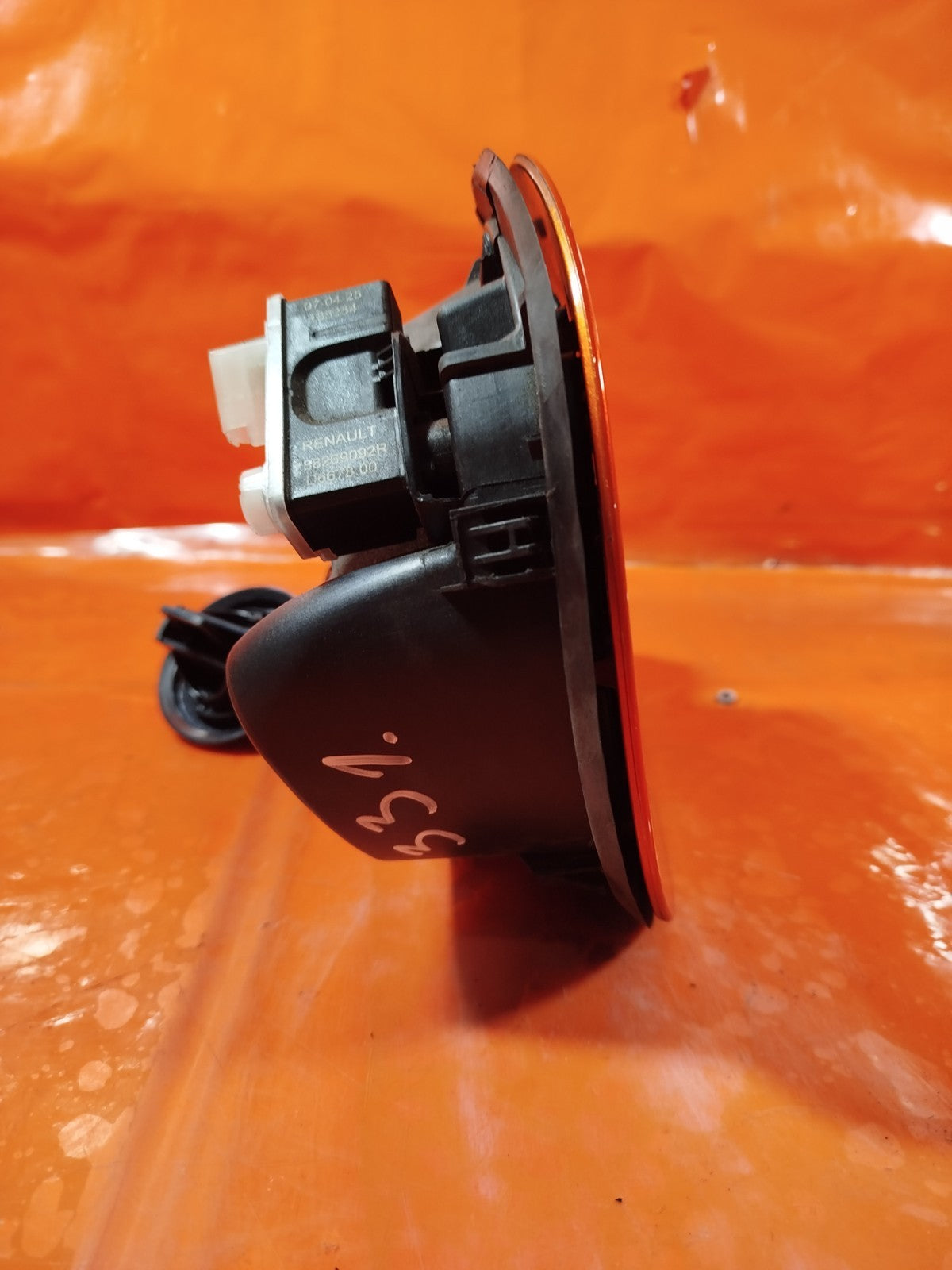 ✅2025 RENAULT CLIO V B7 FUEL FILLER FLAP ORANGE 788269092R + WARRANTY A331 - Image 2