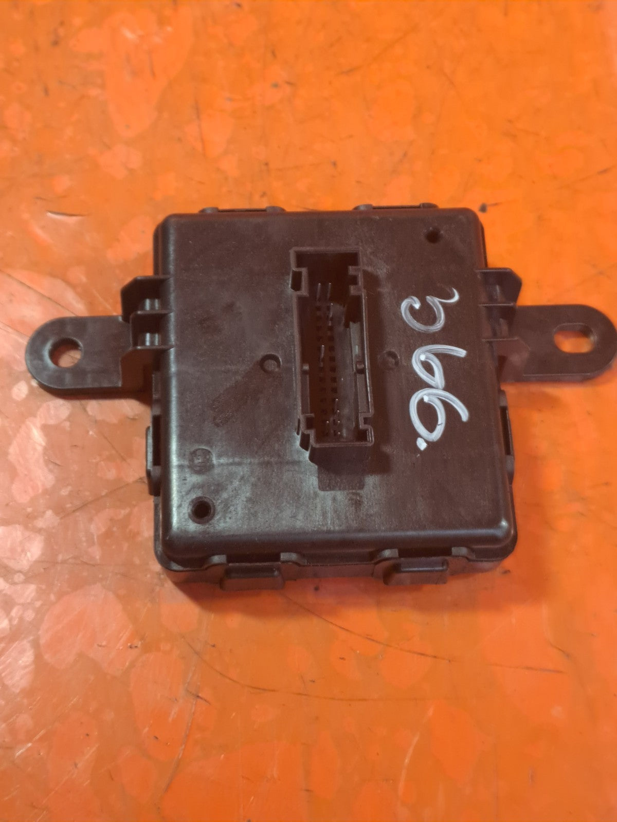 ebay-src:https://i.ebayimg.com/00/s/mtywmfgxmjaw/z/fugaaeswlvrps-yt/$_57.jpg