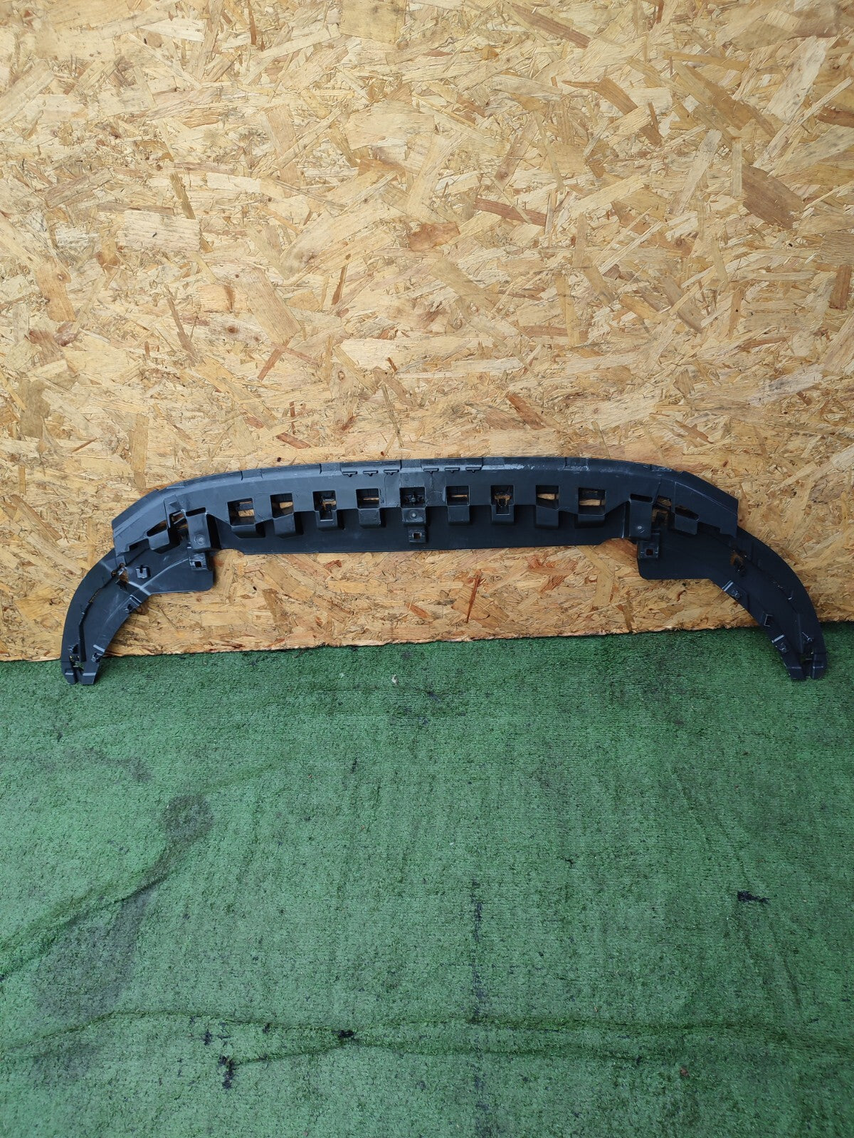 ✅Audi A3 E-Tron 2015 1.4 Petrol FRONT BUMPER UNDERTRAY 8V3807233A Warranty A204 - Image 1