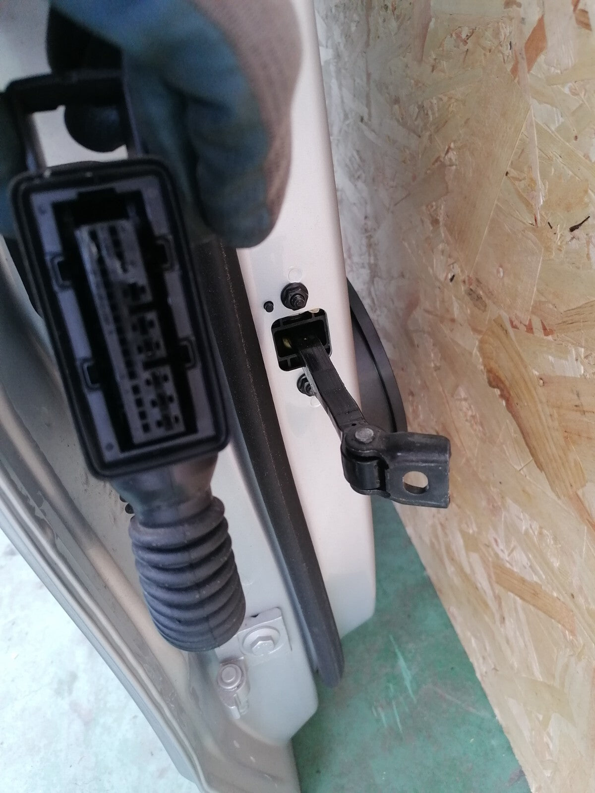 ✅2020 MERCEDES A CLASS W177 1.3P REAR RIGHT DRIVER SIDE DOOR SILVER 775 A050 - Image 7