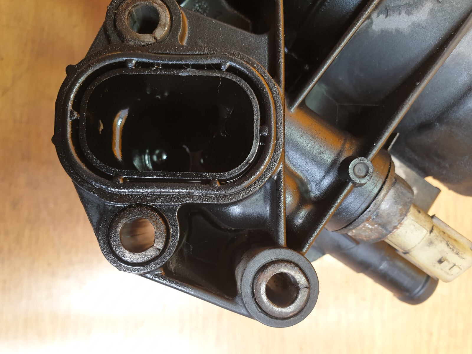 ✅2016 RENAULT TRAFIC MK3 F82 1.6D OIL FILTER HOUSING 70375888 + WARRANTY A158 - Image 3