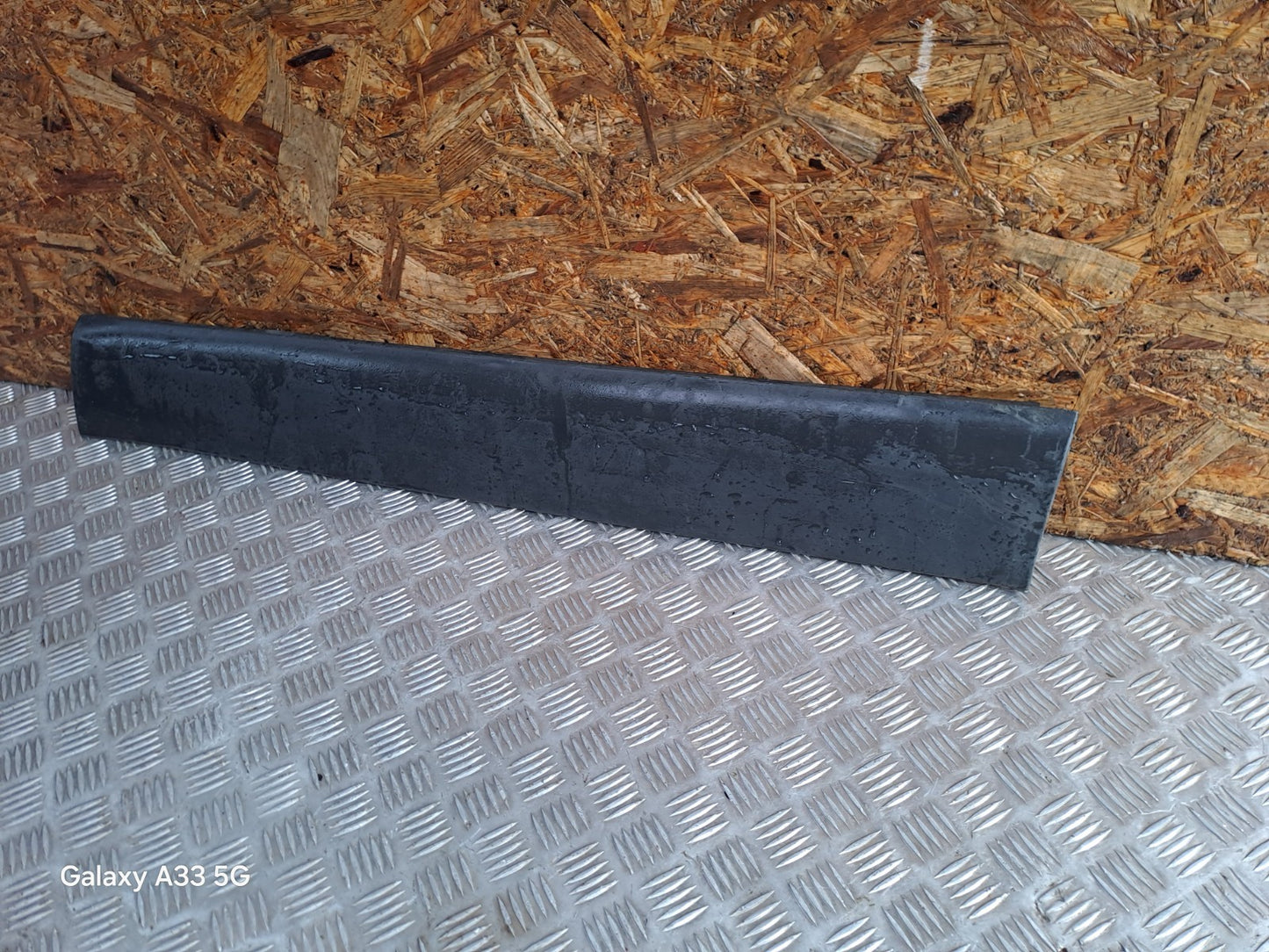 ✅Land Rover Discovery Sport Se Tech Td4 2.0 D 2016 FRONT RIGHT DOOR MOULDING - Image 5
