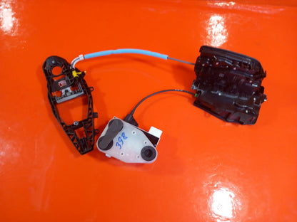 BMW X5 G05 Xdrive 50e M Sport 3.0 Petrol 2025 Front Left Door Lock 7477709 A398 - Image 3