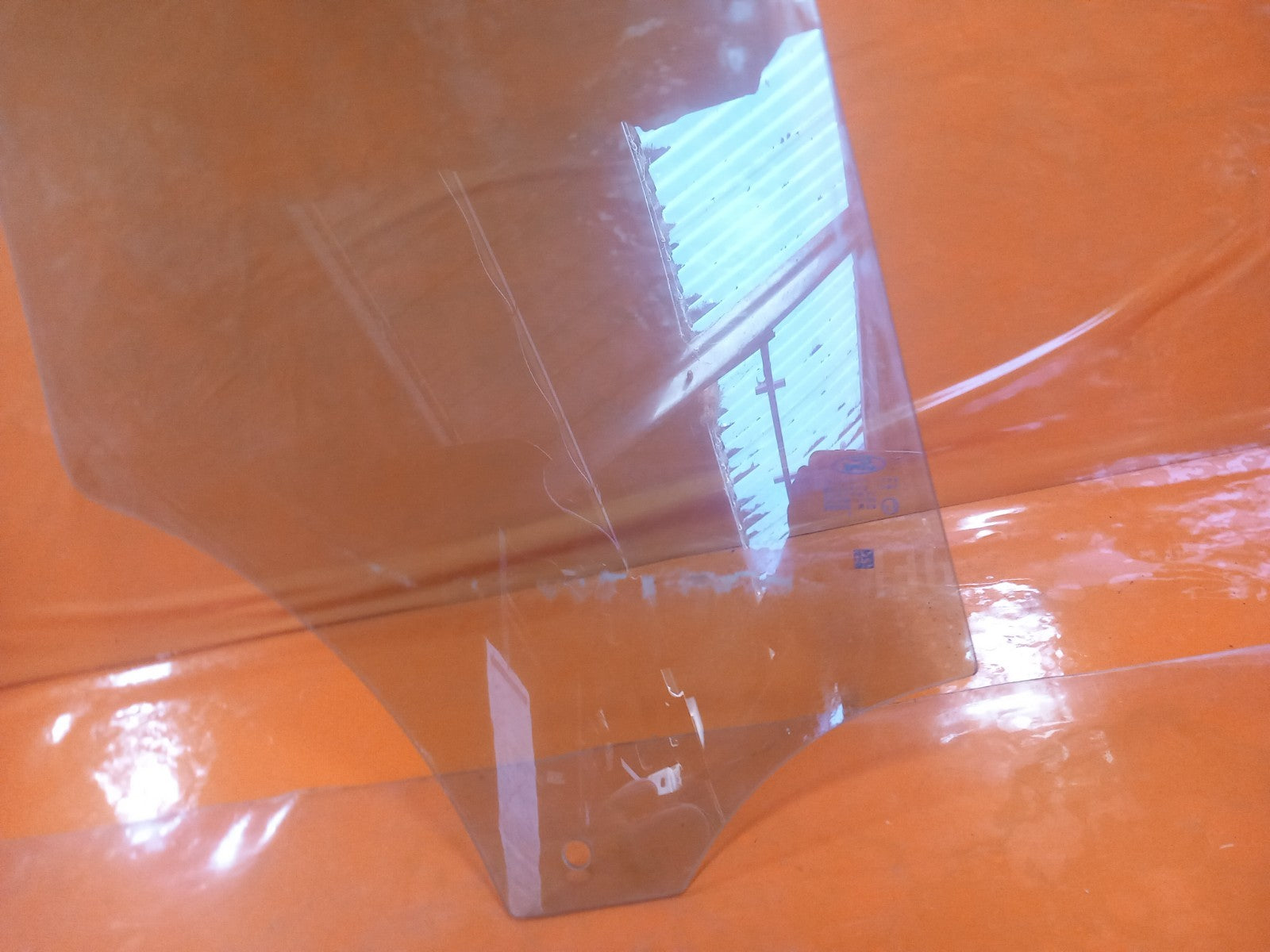 2015 Ford Tourneo Custom Front Left Door Glass BK21-V21411-A Warranty A377 - Image 9