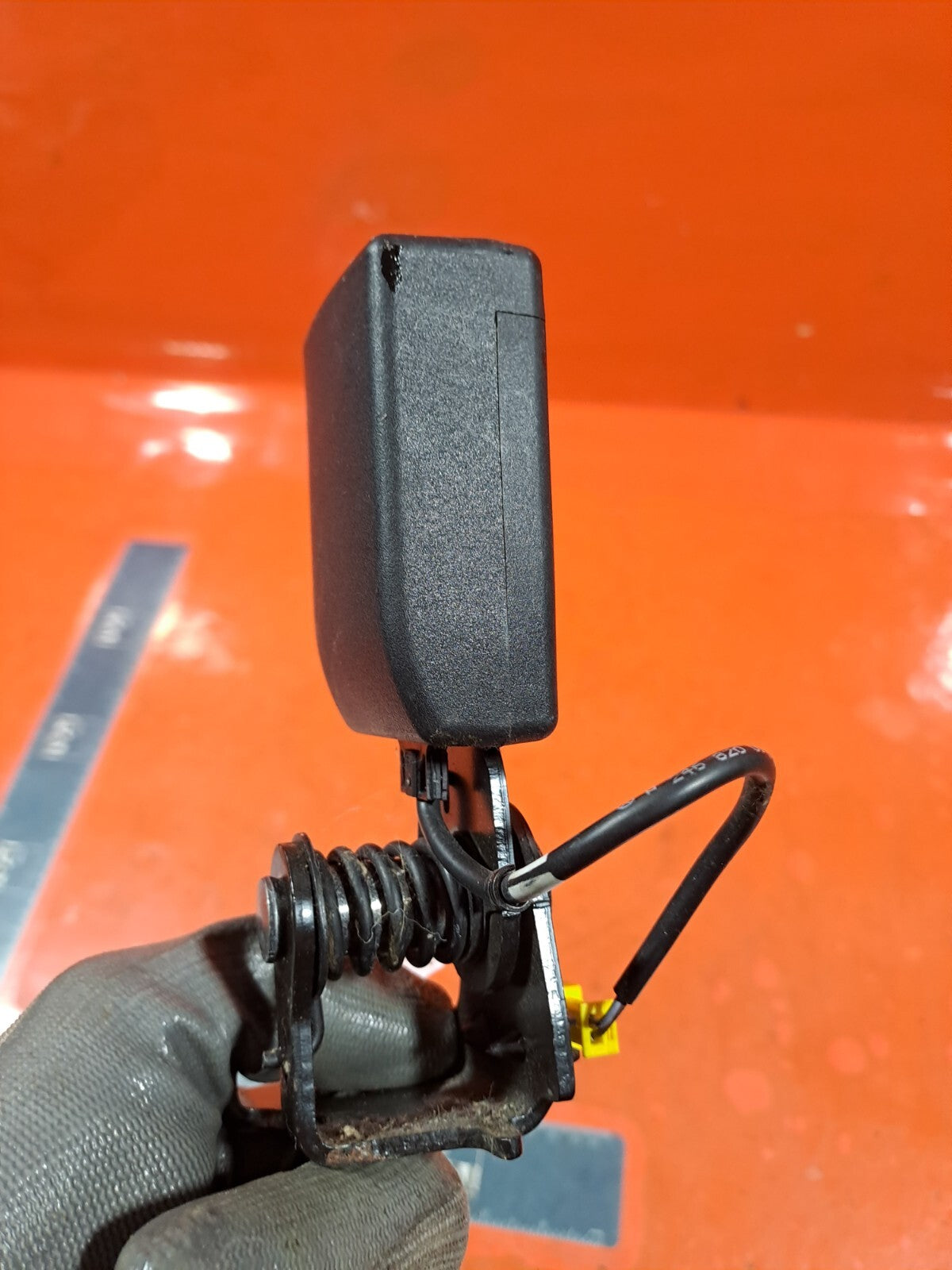 ✅MERCEDES W176 A180 1.6 PETROL 2012 REAR LEFT SEAT BELT BUCKLE A1768600369 A213 - Image 9