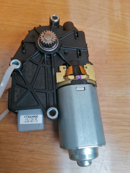 ebay-src:https://i.ebayimg.com/00/s/mtywmfgxmjaw/z/zfeaaoswrg5lnq2d/$_57.jpg