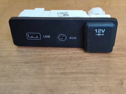 ✅2015 LAND ROVER DISCOVERY SPORT L550 USB SOCKET PORT FK7219C166CC + WARRANTY - Image 2