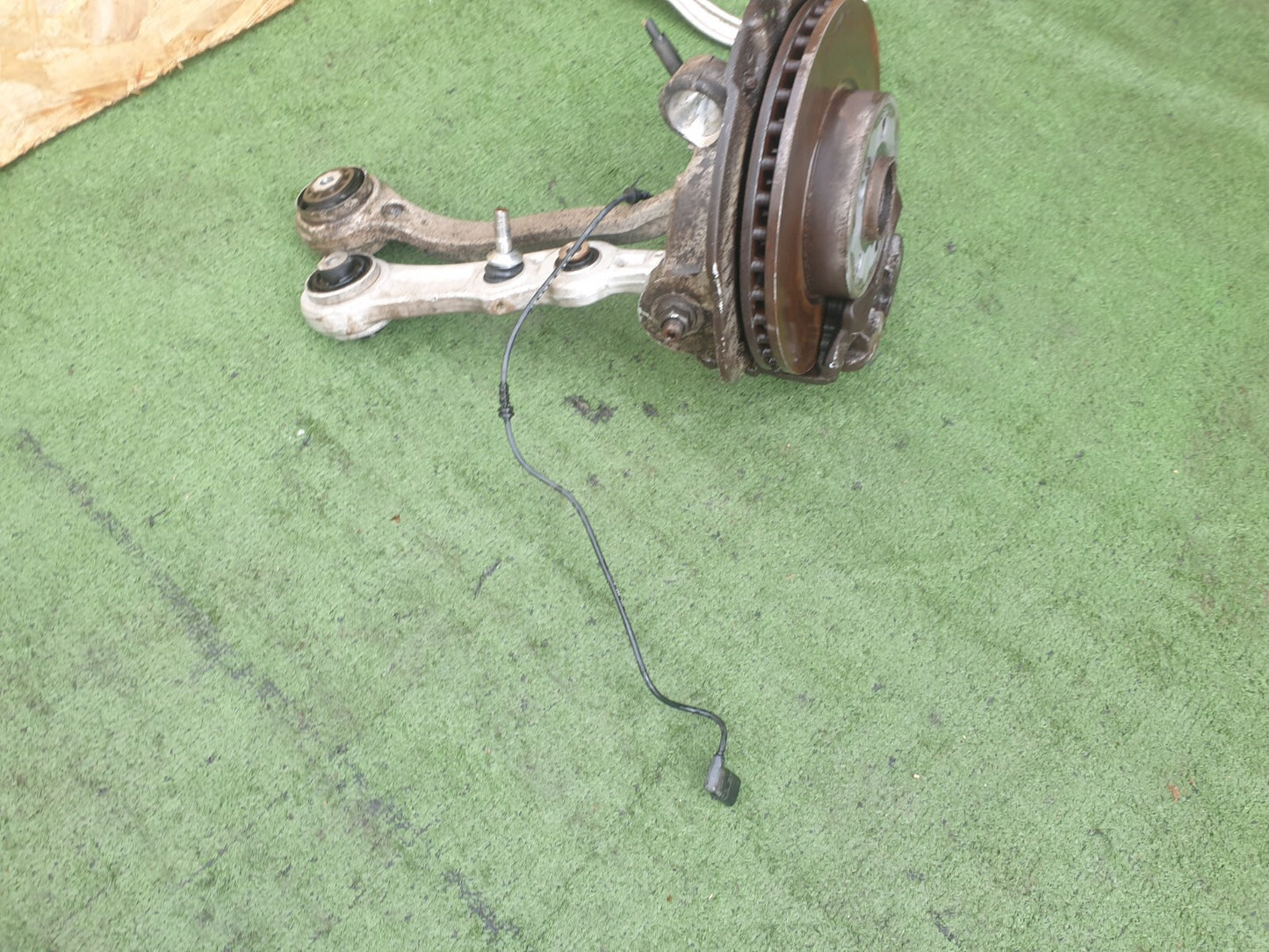 ✅Mercedes C Class W205 2014 Wheel Hub Front Left A2052100 + Warranty A147 - Image 5