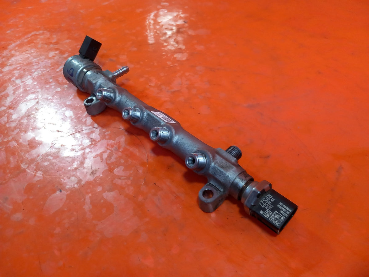 2023 VW Transporter ST-Line Fuel Injection Rail 04L093A Warranty A416 - Image 4