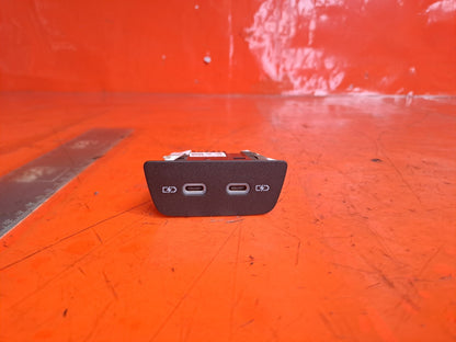 ✅Cupra Born V2 Ev 2023 REAR CENTRE CONSOLE USB SOCKETS 2G6035954 Warranty A209 - Image 1