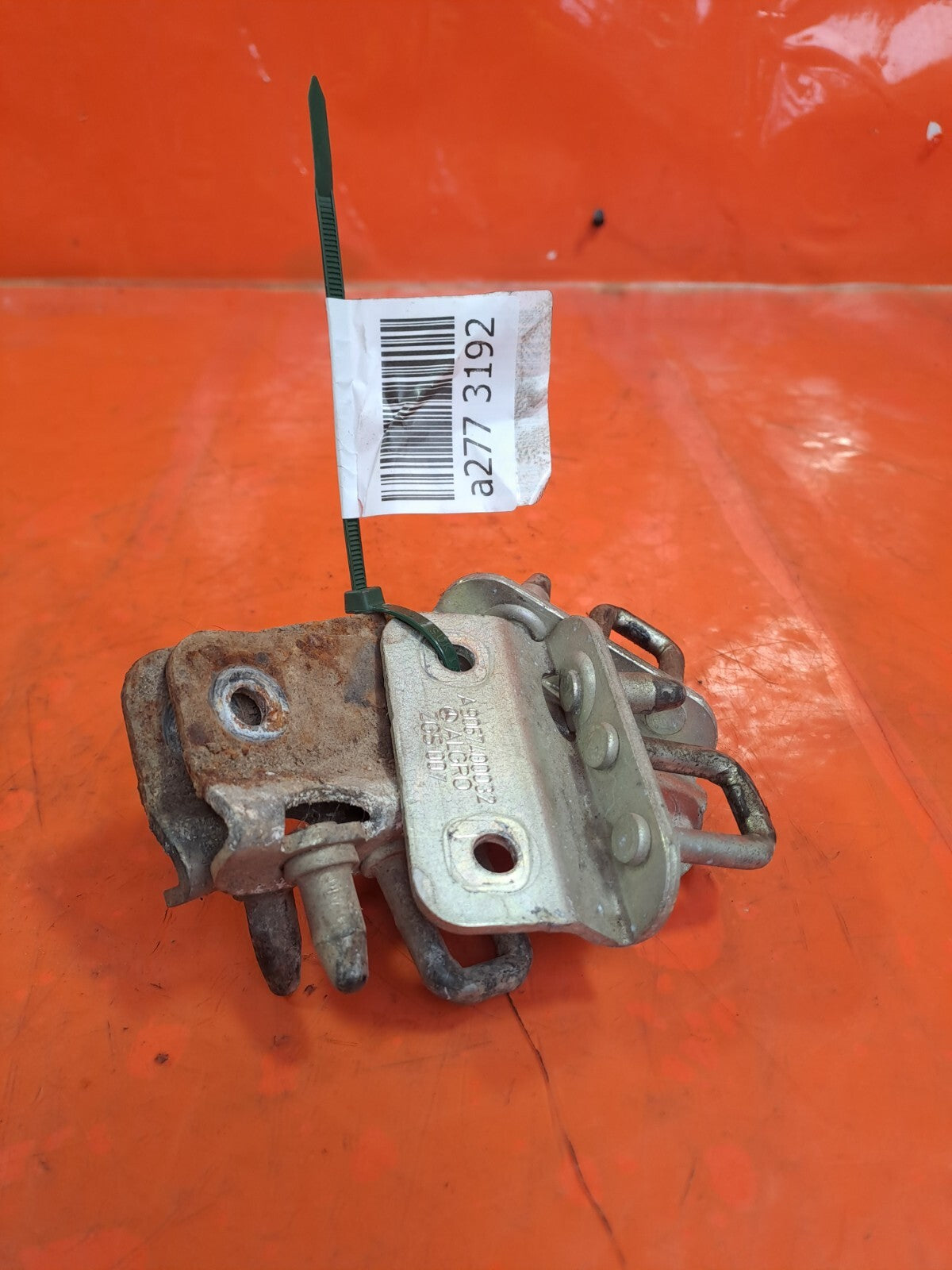 ✅2017 VW CRAFTER 2E REAR DOOR HINGE STRIKER PLATES A9067400032 + WARRANTY - Image 3
