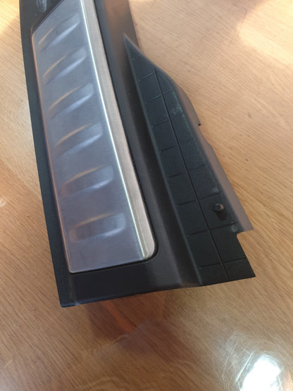 2017 JAGUAR F-PACE X761 3.0P REAR TRUNK SILL SCUFF PLATE TRIM HK83406A64AD A196 - Image 10