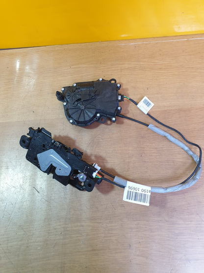 ✅BMW I4 G26 E-DRIVE 40M SPORT 2023 TAILGATE BOOT LOCK C87536-102 Warranty A190 - Image 1