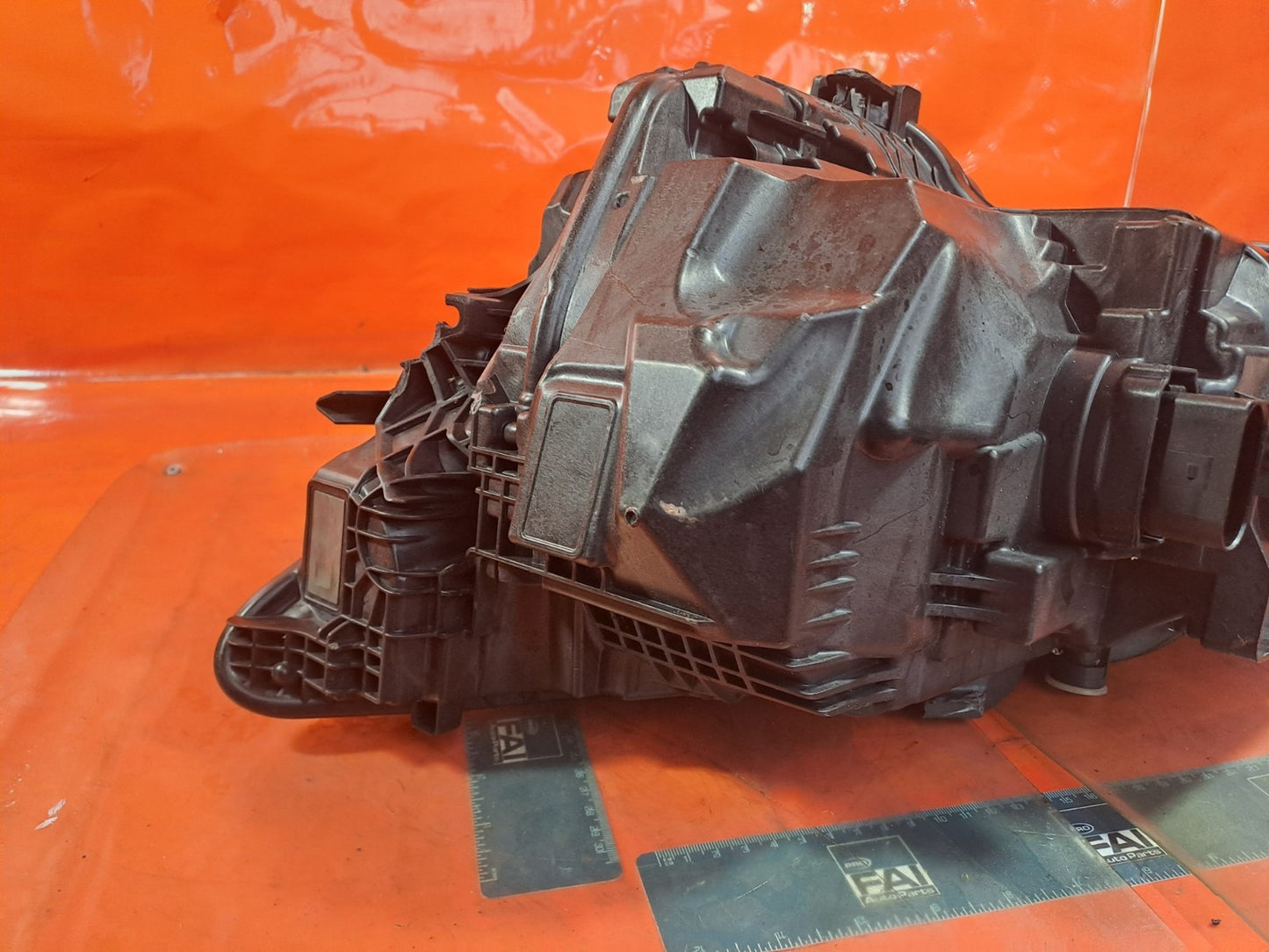 ✅2023 POLESTAR 2 LONG RANGE FRONT RIGHT HEADLIGHT parts only P32392334 A312 - Image 11