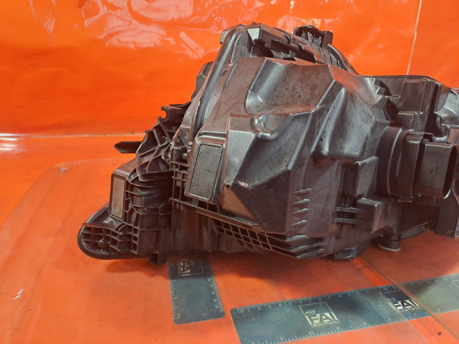 ✅2023 POLESTAR 2 LONG RANGE FRONT RIGHT HEADLIGHT parts only P32392334 A312 - Image 11