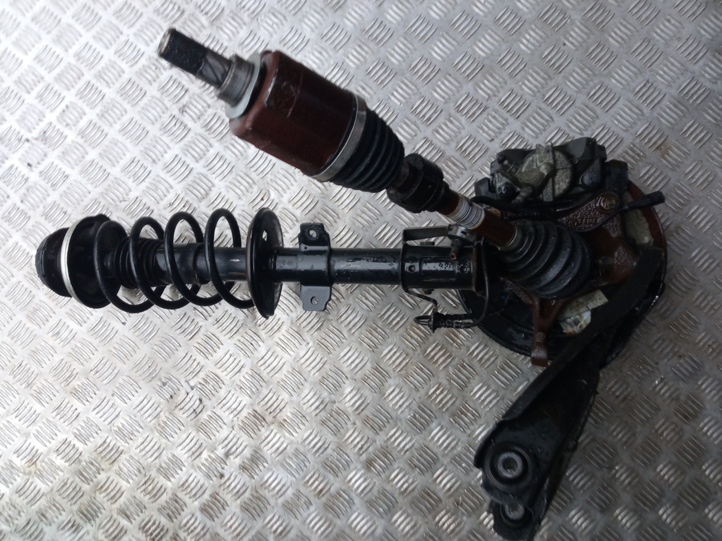 ✅Dacia Duster Journey 1.3 Petrol 2024 Front Left Suspension Leg Hub 8200275528 - Image 5