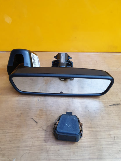 ✅2016 LAND ROVER DISCOVERY SPORT L550 INTERIOR REAR VIEW MIRROR & RAIN SENSOR - Image 1