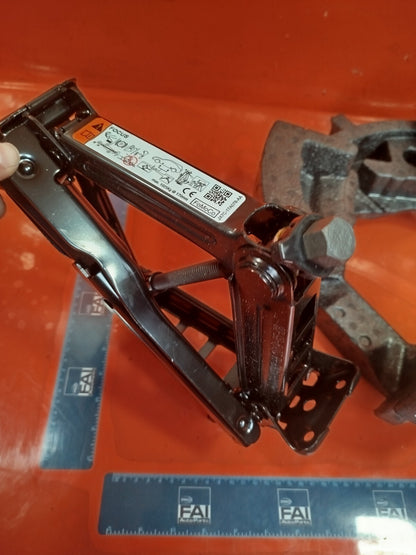 ✅FORD FOCUS ST 2.3 PETROL 2020 CAR JACK KIT JX7C17A078AA KX7C19G381AA Warranty - Image 7