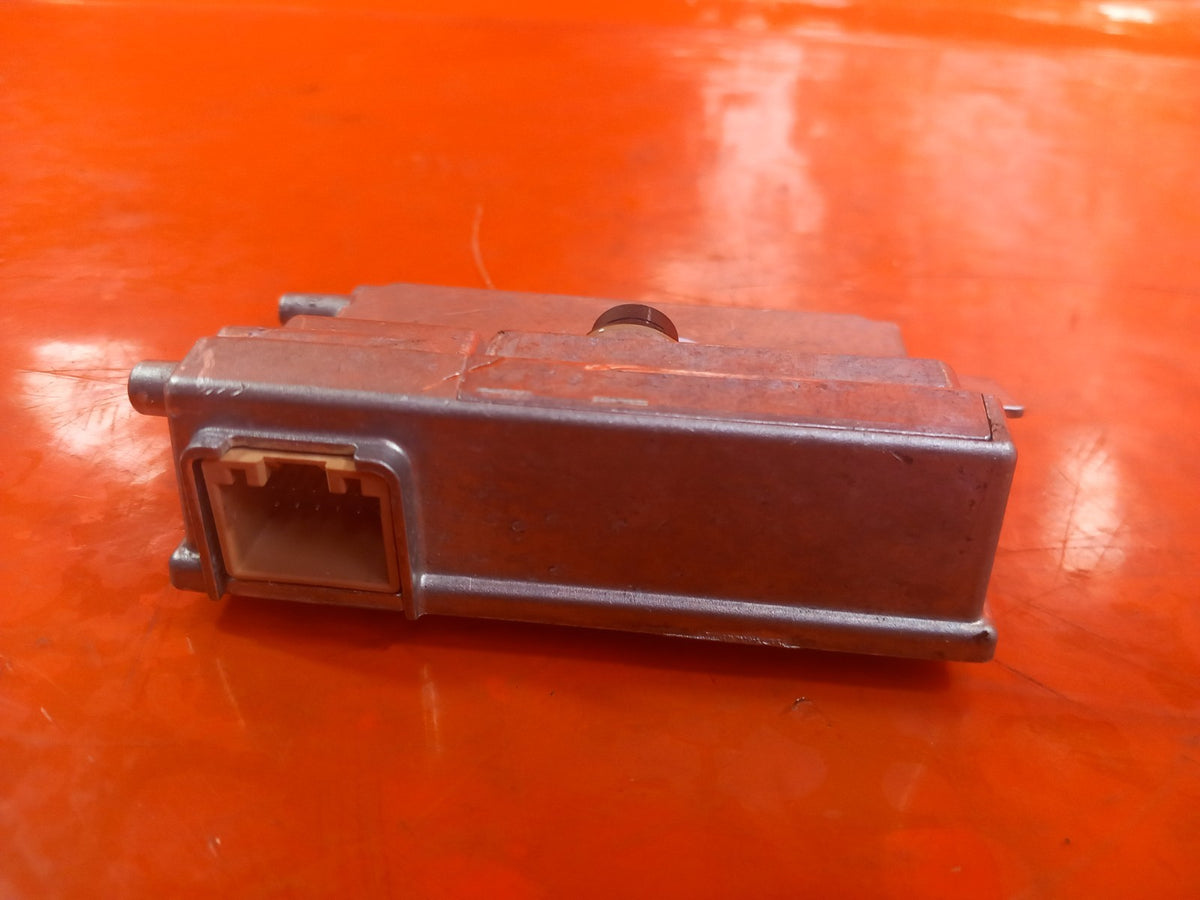 ebay-src:https://i.ebayimg.com/00/s/mtiwmfgxnjaw/z/cmoaaeswqtrqcz4v/$_57.jpg
