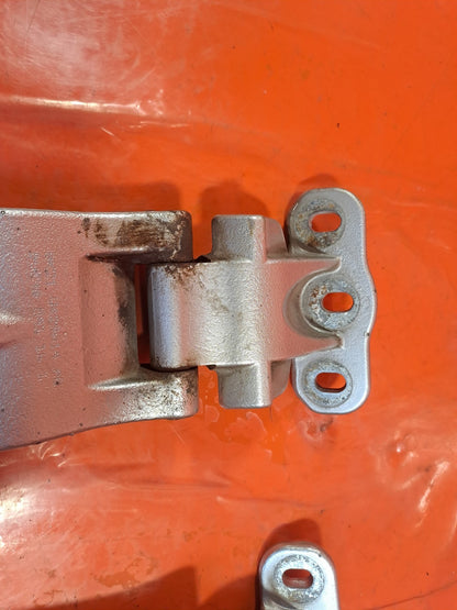 ✅Ford Transit Custom 2.2 Diesel 2016 Rear Left Door Hinges Pair Warranty A373 - Image 3