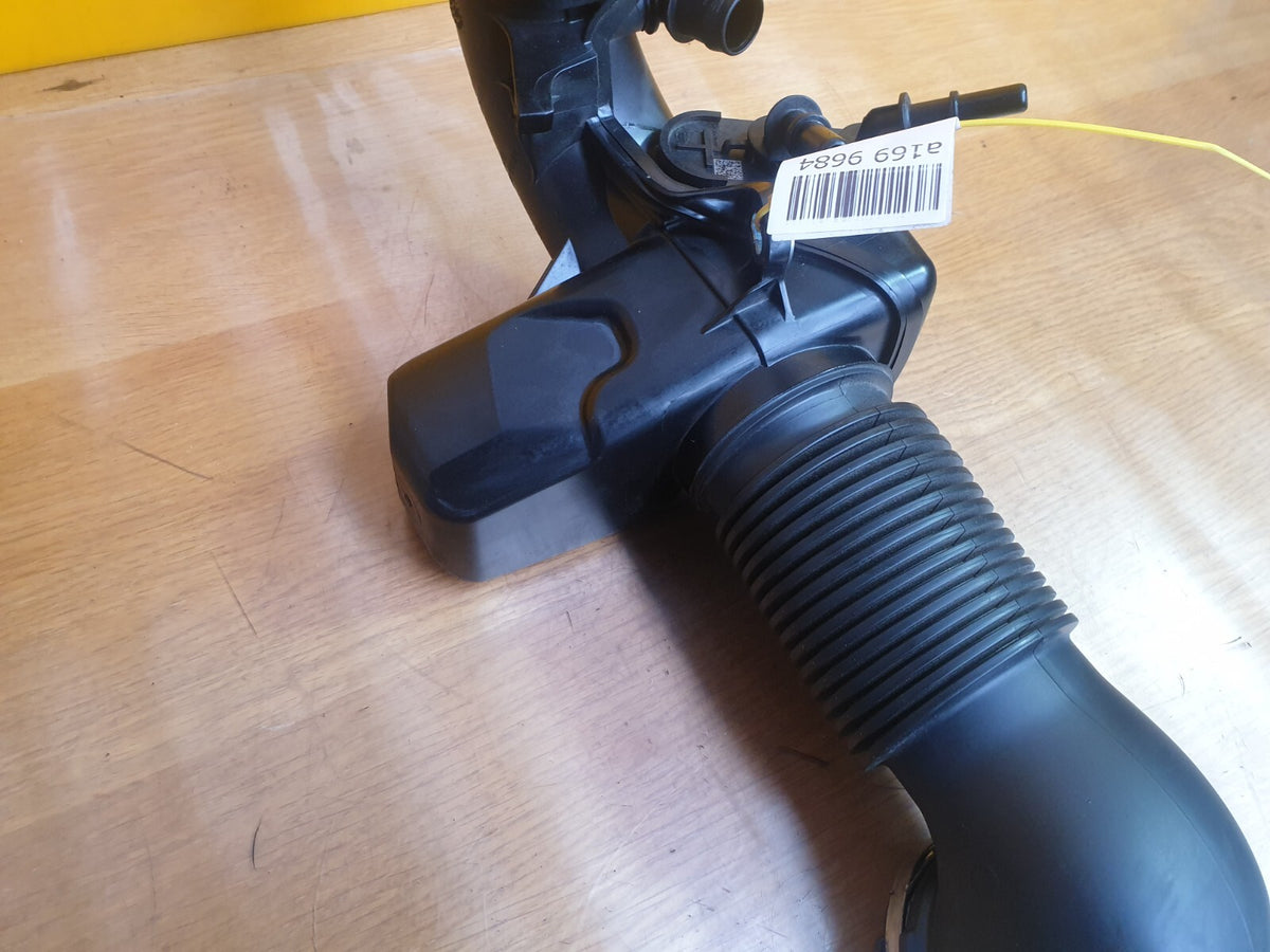 2022 Range Rover Evoque L551 Air Intake Pipe L8D2-9C623-AE Warranty A169 - Image 4