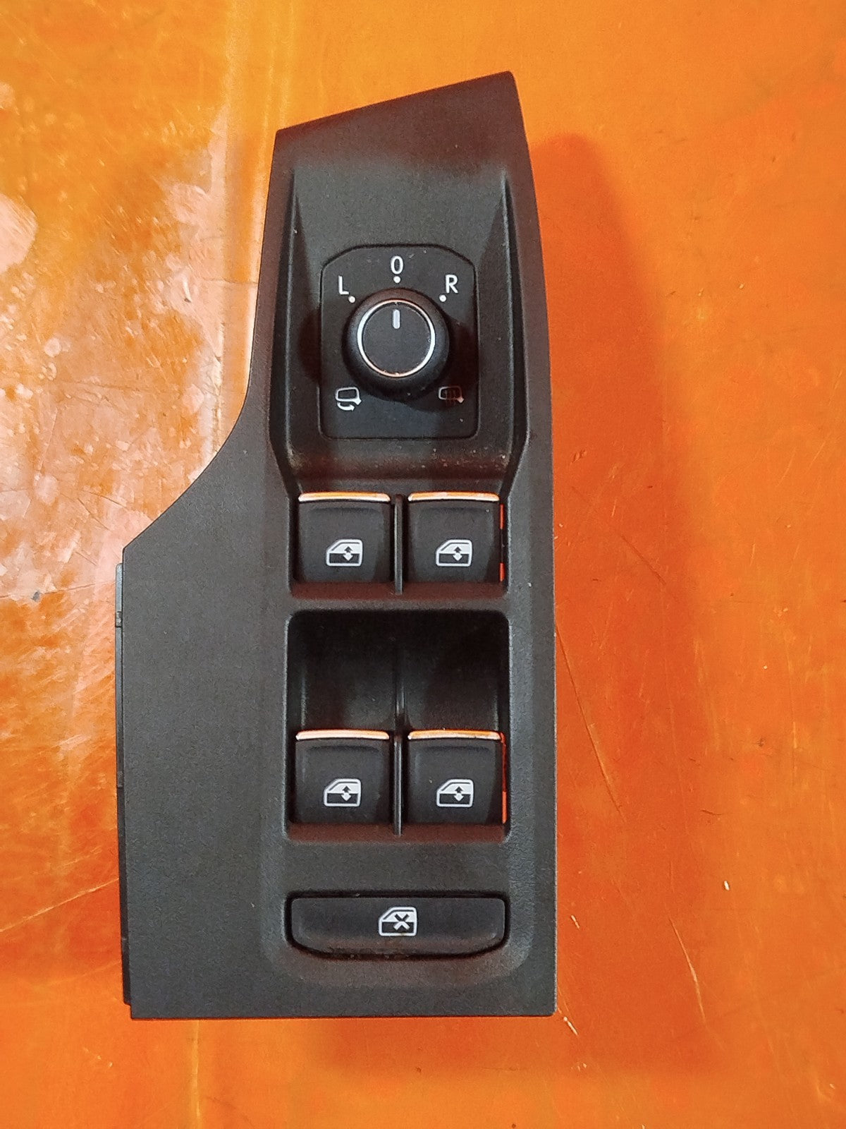 ✅CUPRA FORMENTOR 2.0 PETROL 2023 FRONT RIGHT WINDOW SWITCH 5G0959857E 3G0959565C - Image 1