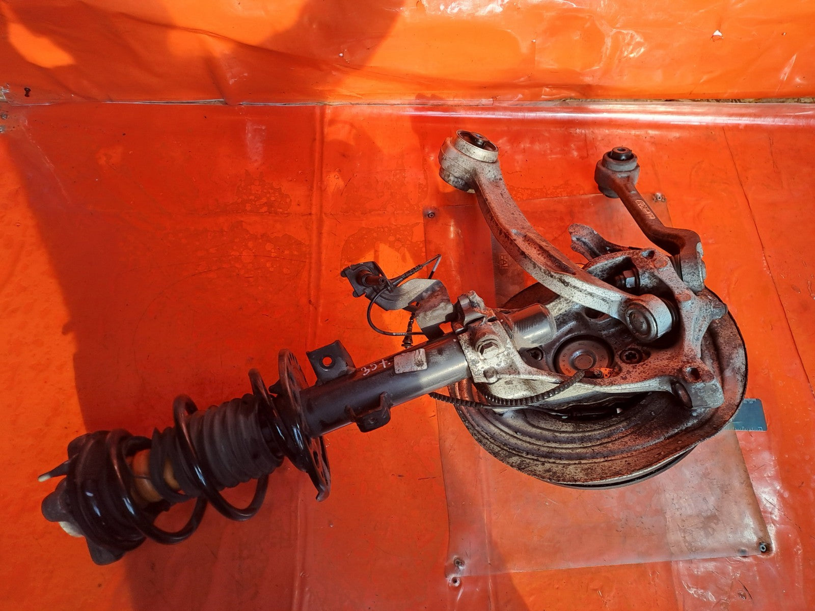 ✅BMW G20 320I 2.0 PETROL 2021 FRONT RIGHT SUSPENSION LEG HUB 22325818 6999956 - Image 2