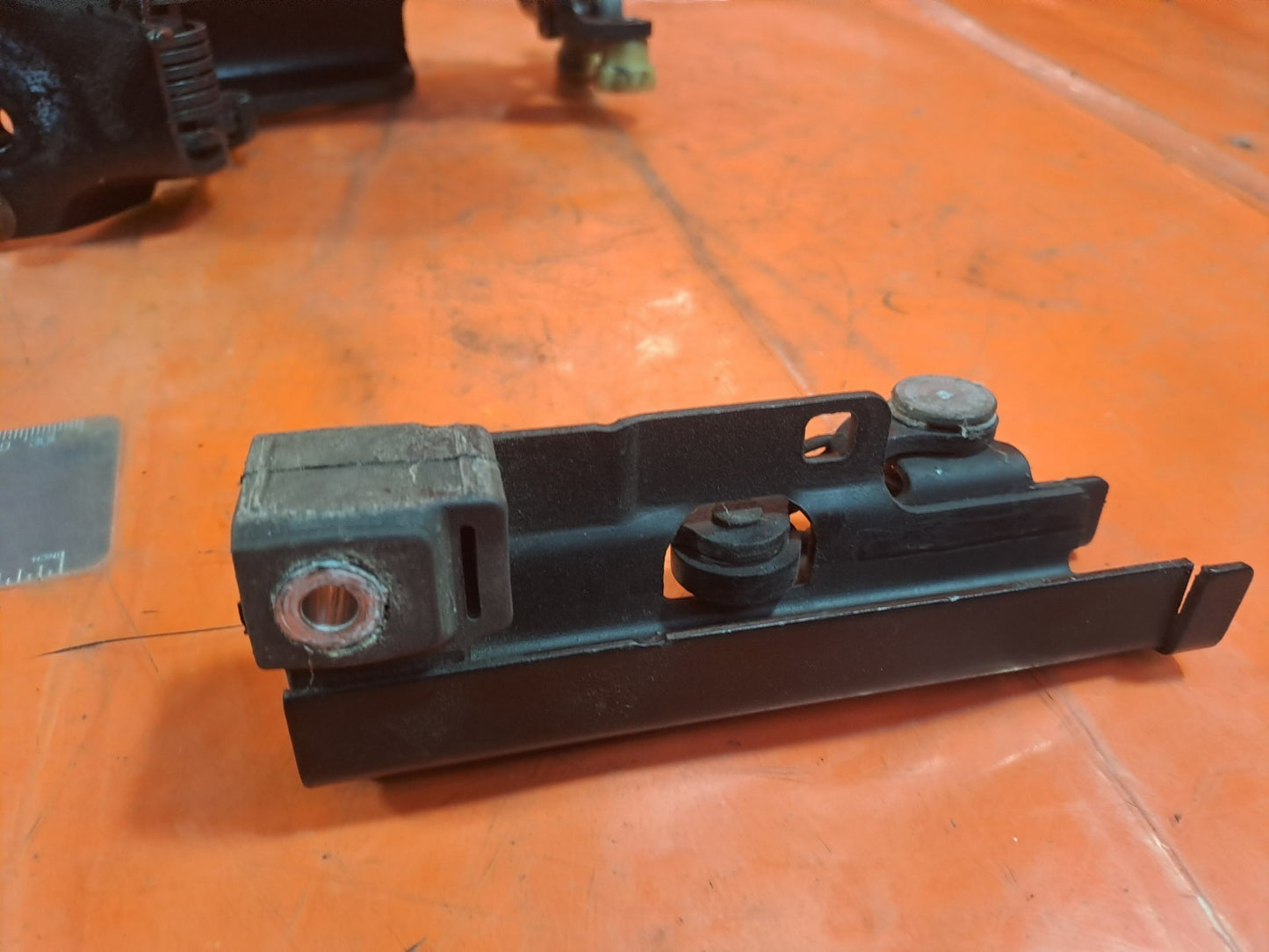 ✅Citroen Berlingo 650 1.5 Diesel 2020 Left Side Sliding Door Rollers 9816965880G - Image 9
