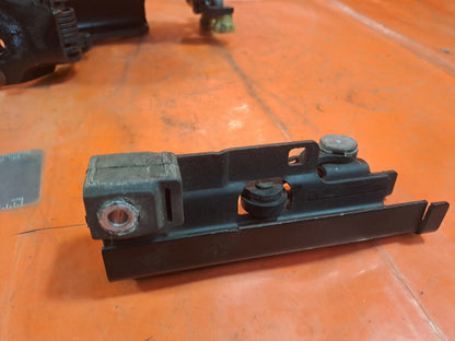 ✅Citroen Berlingo 650 1.5 Diesel 2020 Left Side Sliding Door Rollers 9816965880G - Image 9