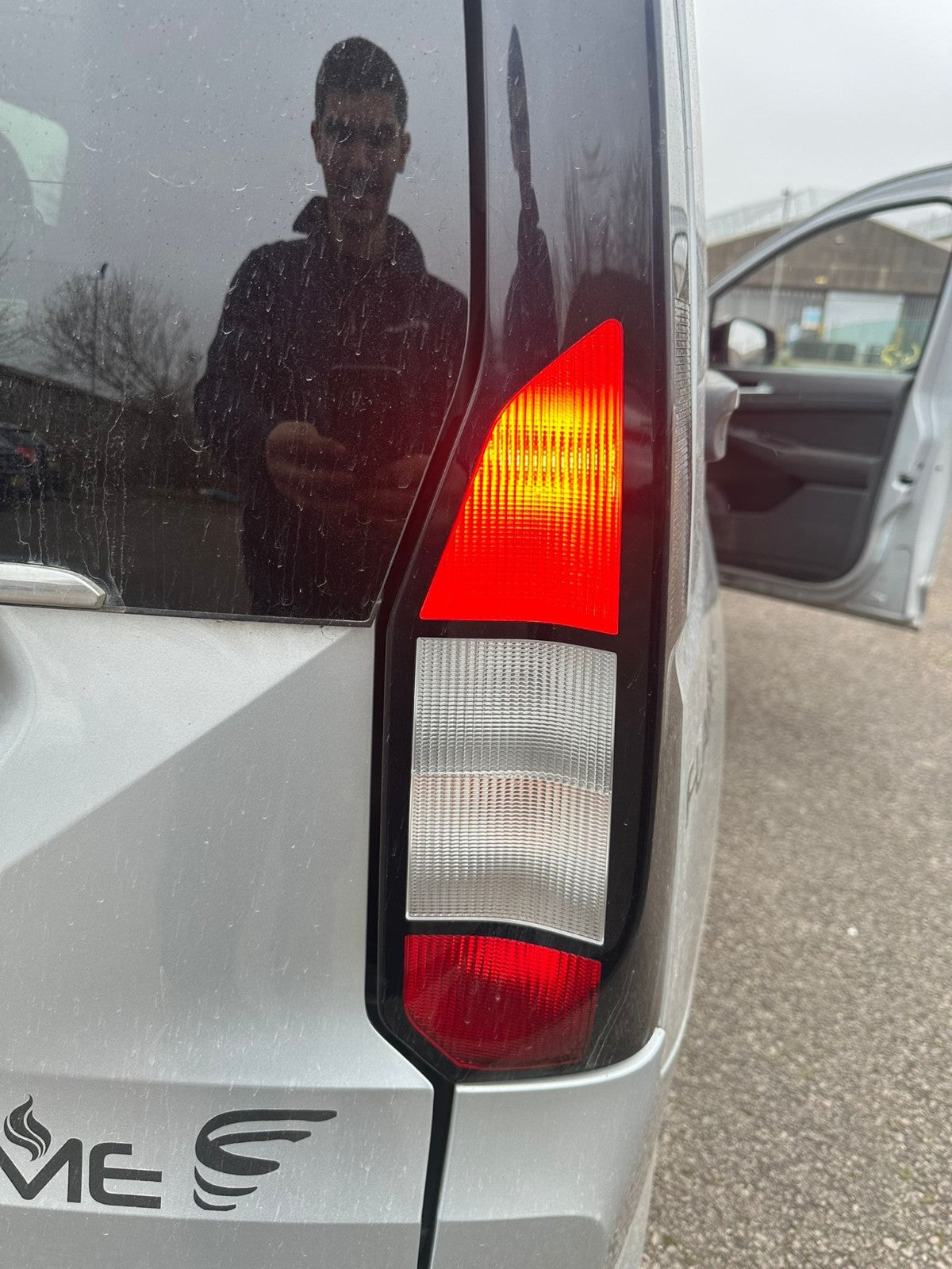 ✅2024 FORD TOURNEO CONNECT TAILLIGHT REAR RIGHT VWN3CA-13404-BB + WARRANTY A366 - Image 1