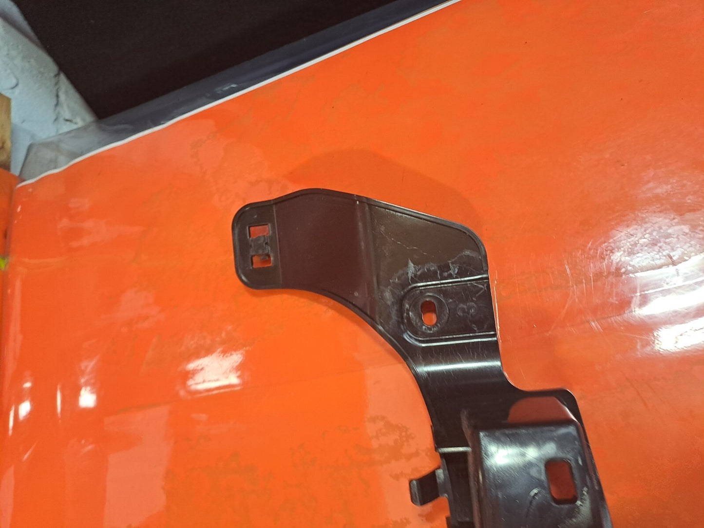 2024 TESLA MODEL 3 LONG Rear Bumper Center Support Bracket 1757096-00-D A207 - Image 9
