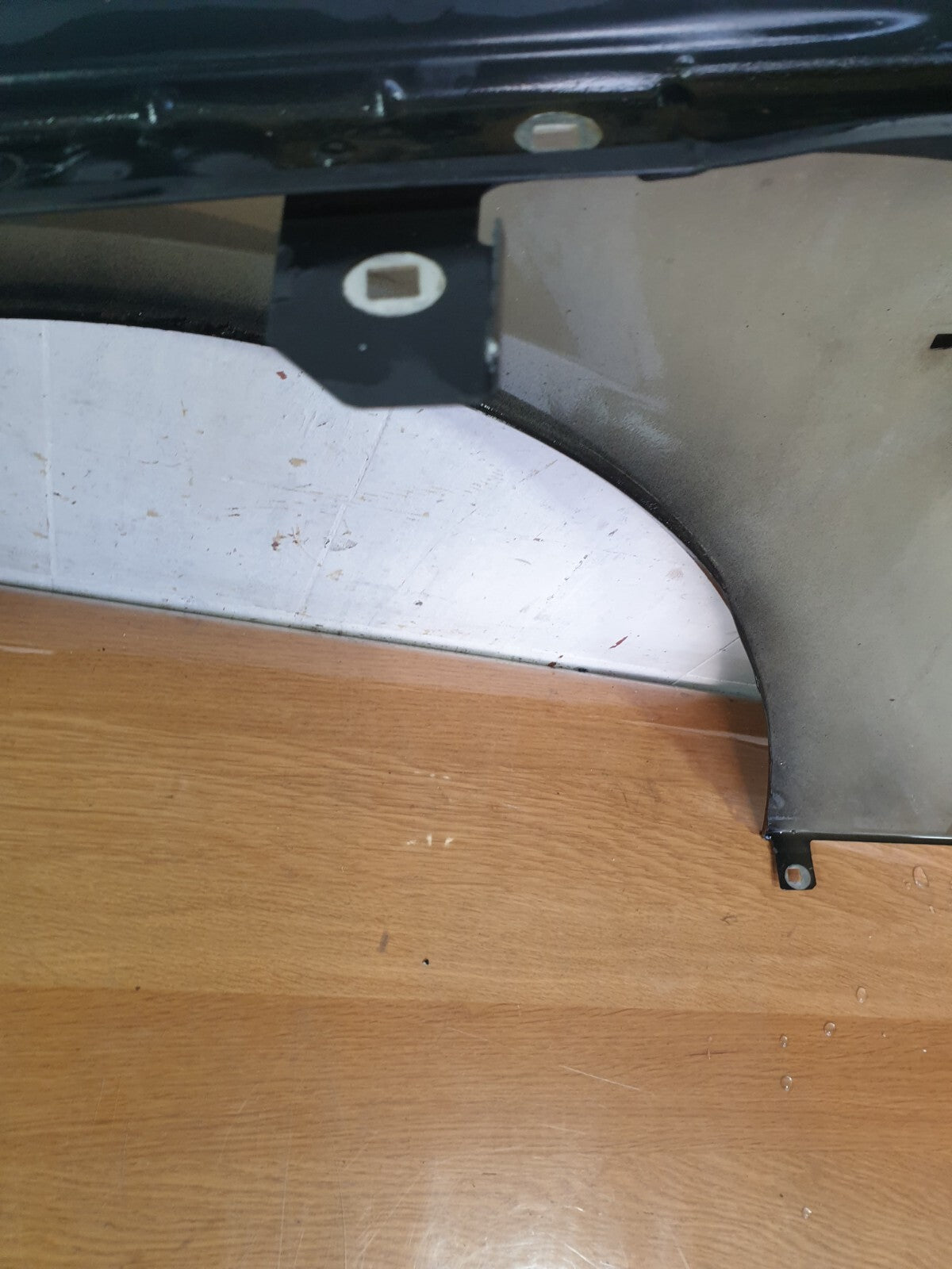 BMW 750Li E66 4.8 PETROL 2006 FRONT RIGHT WING PANEL BLACK Damaged A208 - Image 7