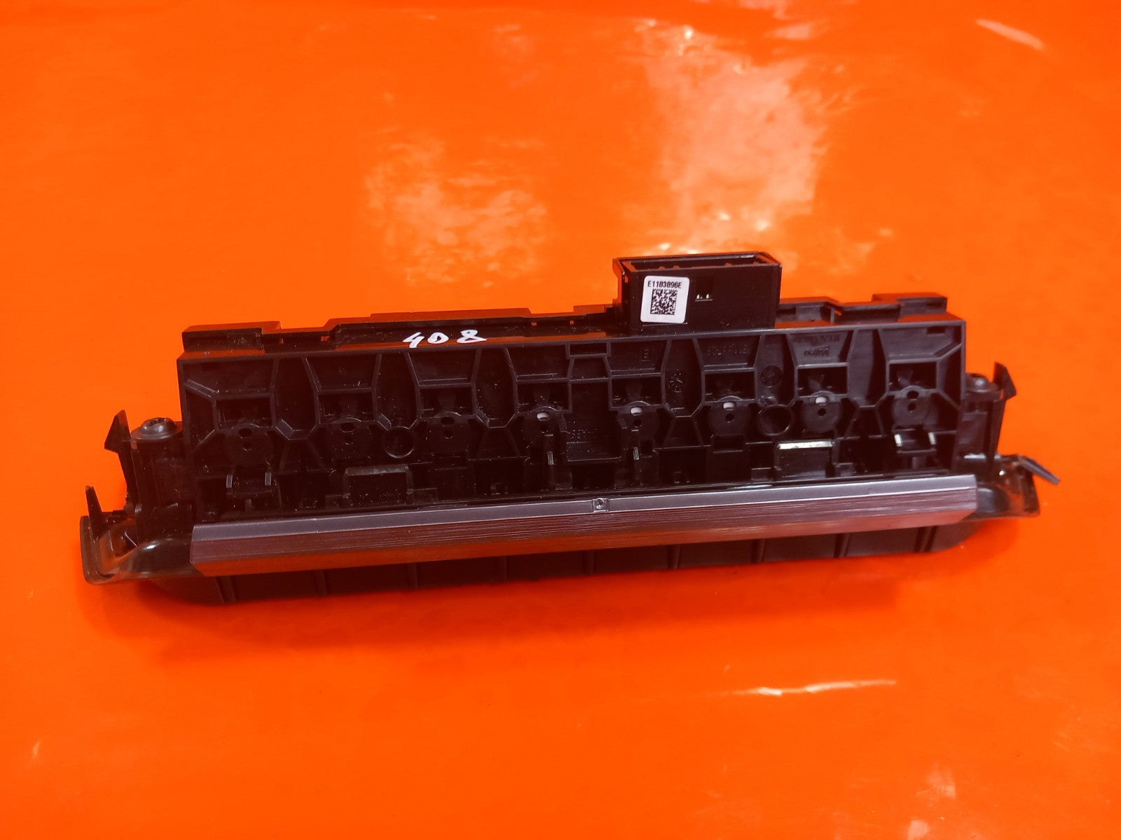 ebay-src:https://i.ebayimg.com/00/s/mtiwmfgxnjaw/z/wykaaesw6wnql-o8/$_57.jpg